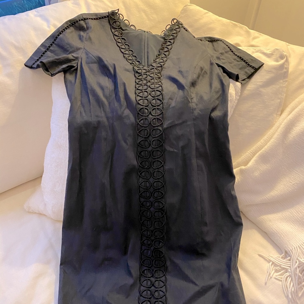 Elie Tahari Scallop-rimmed Dress